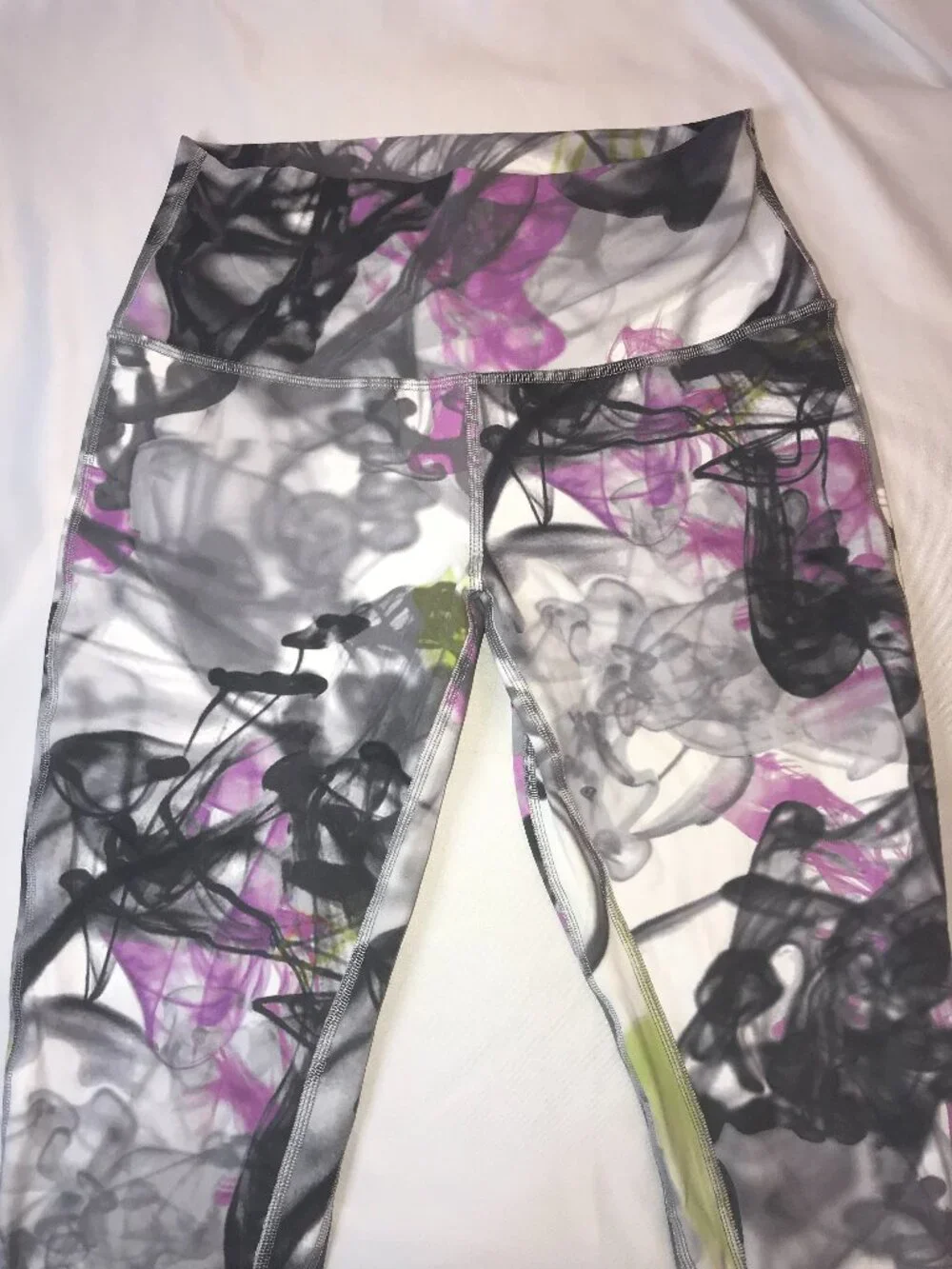Lululemon Wunder Train Women's Size 8 Tight Leggings Pocket at Waist 25